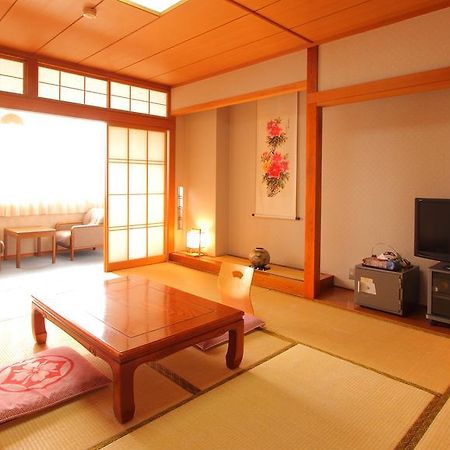 Kasugai View Hotel Fuefuki Exterior photo