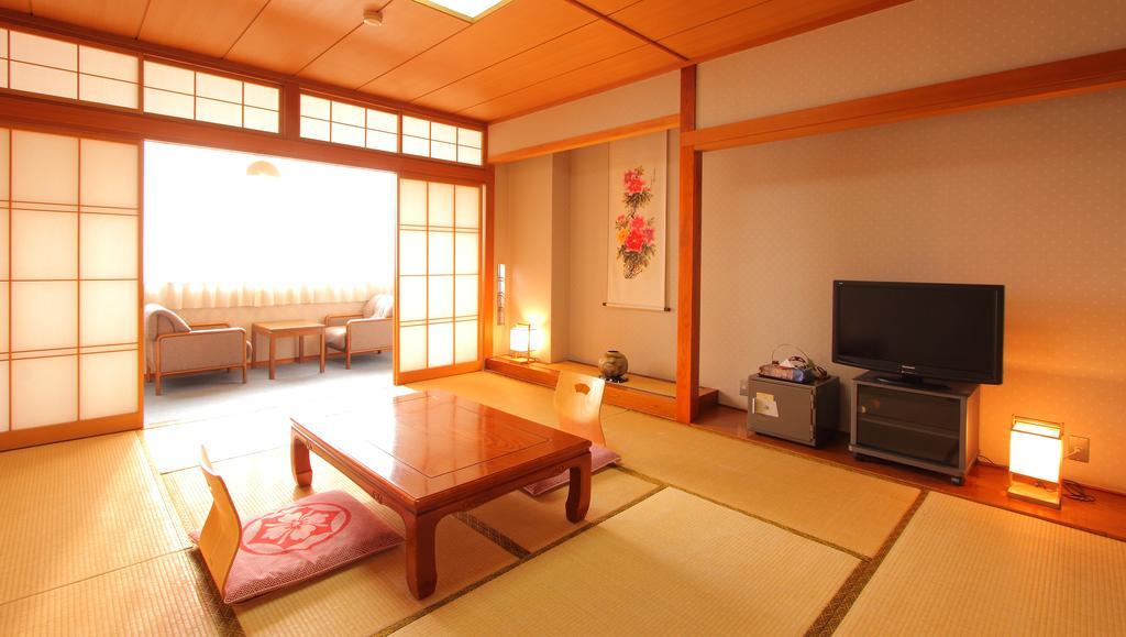 Kasugai View Hotel Fuefuki Exterior photo